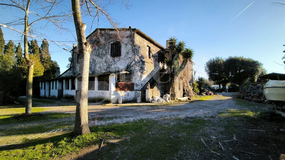 Foto 2 di 20 - Casa indipendente in vendita a Piombino