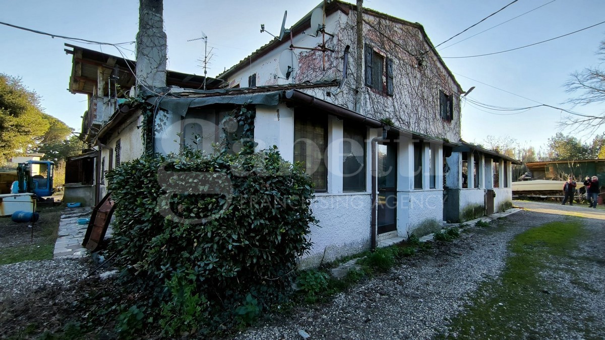 Foto 10 di 20 - Casa indipendente in vendita a Piombino