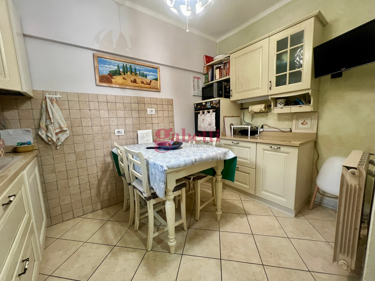 Foto 3 di 36 - Appartamento in vendita a Poggio A Caiano