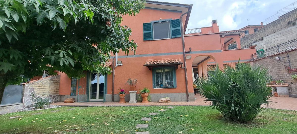 Foto 1 di 9 - Villa a schiera in vendita a Marino