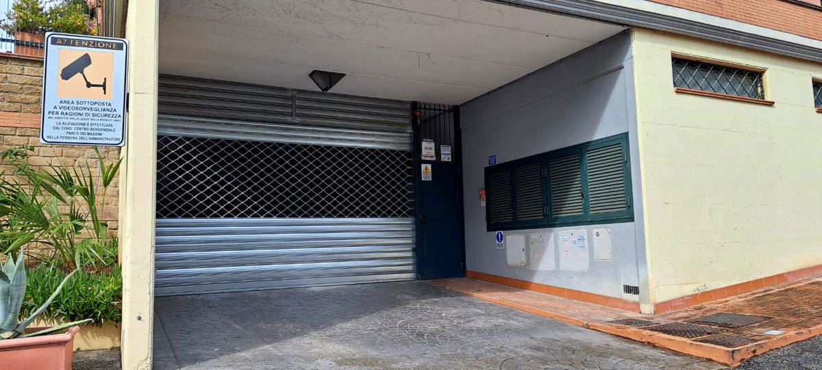 Foto 1 di 5 - Garage in vendita a Roma