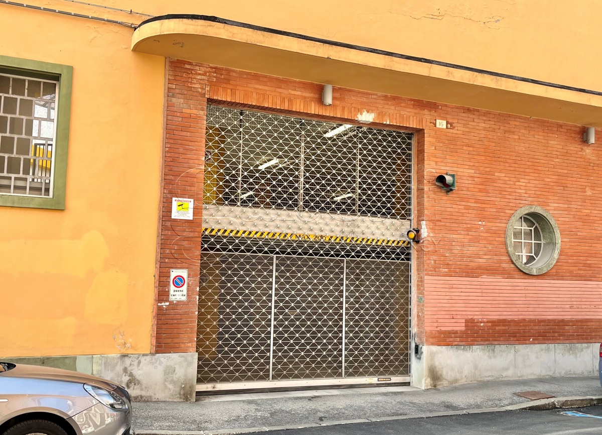 Foto 10 di 10 - Garage in vendita a Ferrara