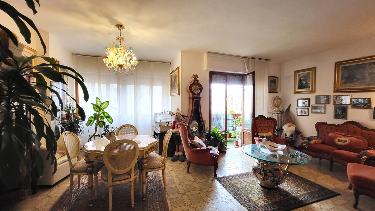 Foto 2 di 28 - Appartamento in vendita a Cecina