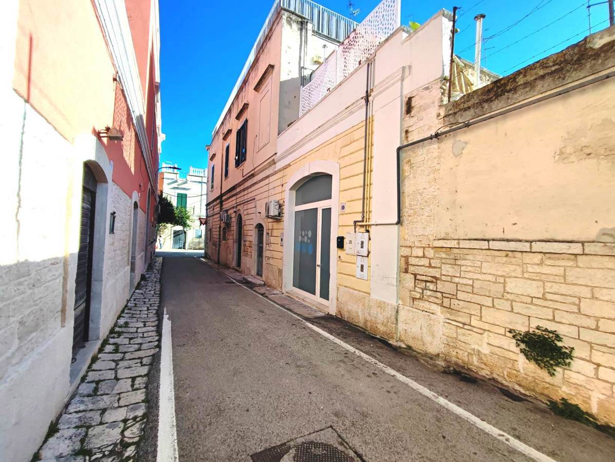 Foto 1 di 26 - Casa indipendente in vendita a Bari