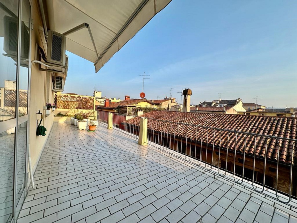 Foto 28 di 43 - Appartamento in vendita a Verona