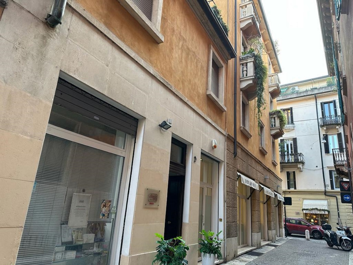 Foto 13 di 43 - Appartamento in vendita a Verona