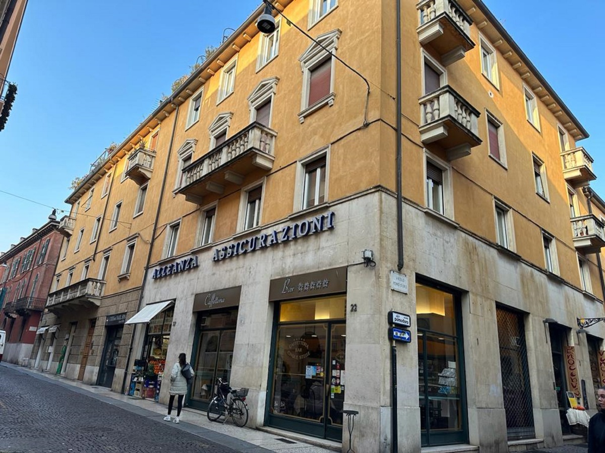 Foto 14 di 43 - Appartamento in vendita a Verona