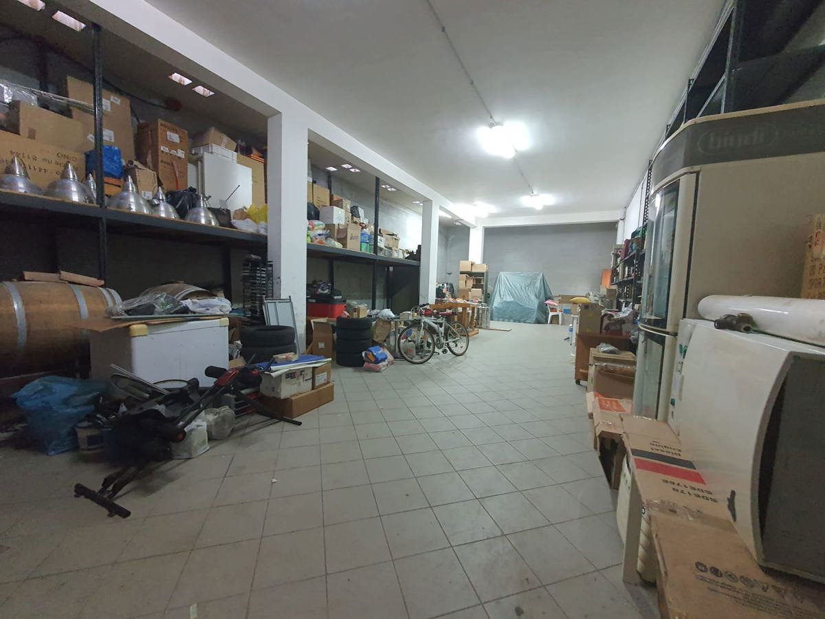 Foto 12 di 17 - Ufficio in vendita a Sciara