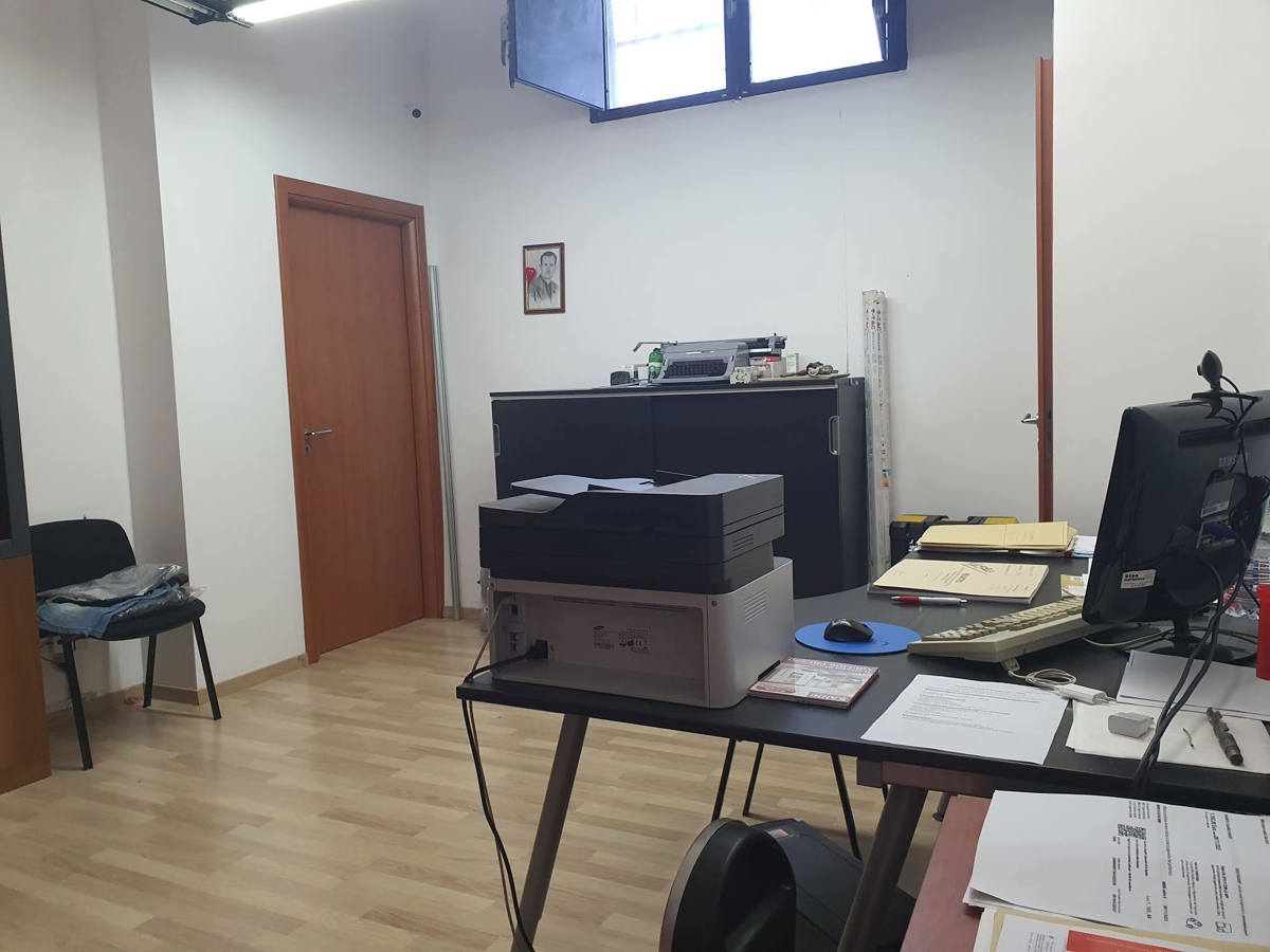 Foto 6 di 17 - Ufficio in vendita a Sciara