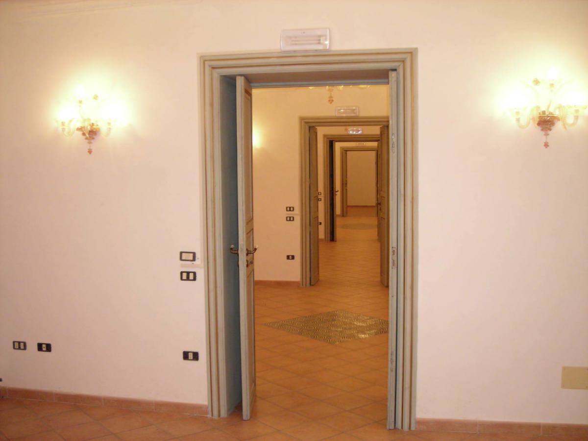 Foto 48 di 49 - Ufficio in vendita a Santa Margherita di Bel