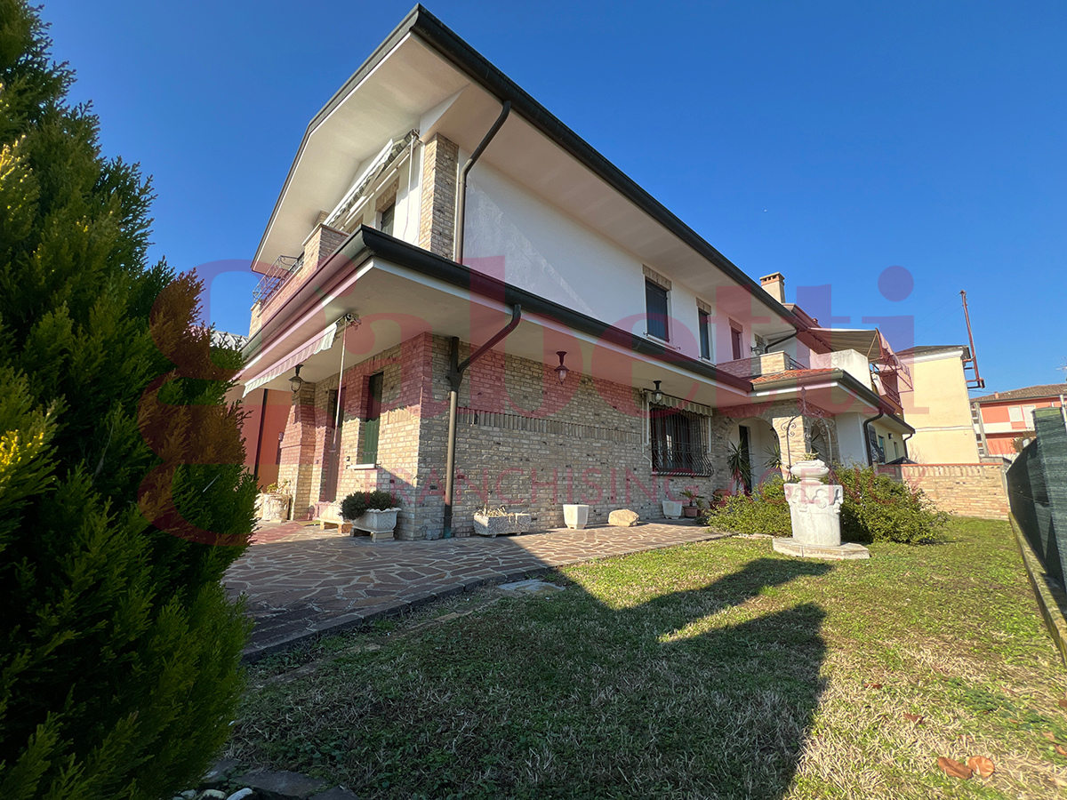 Foto 2 di 30 - Villa in vendita a Arzer Grande