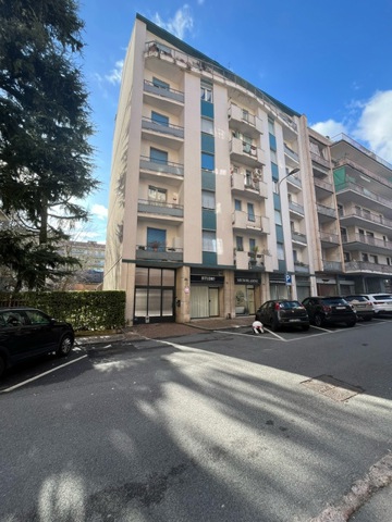 Foto 1 di 17 - Appartamento in vendita a Biella