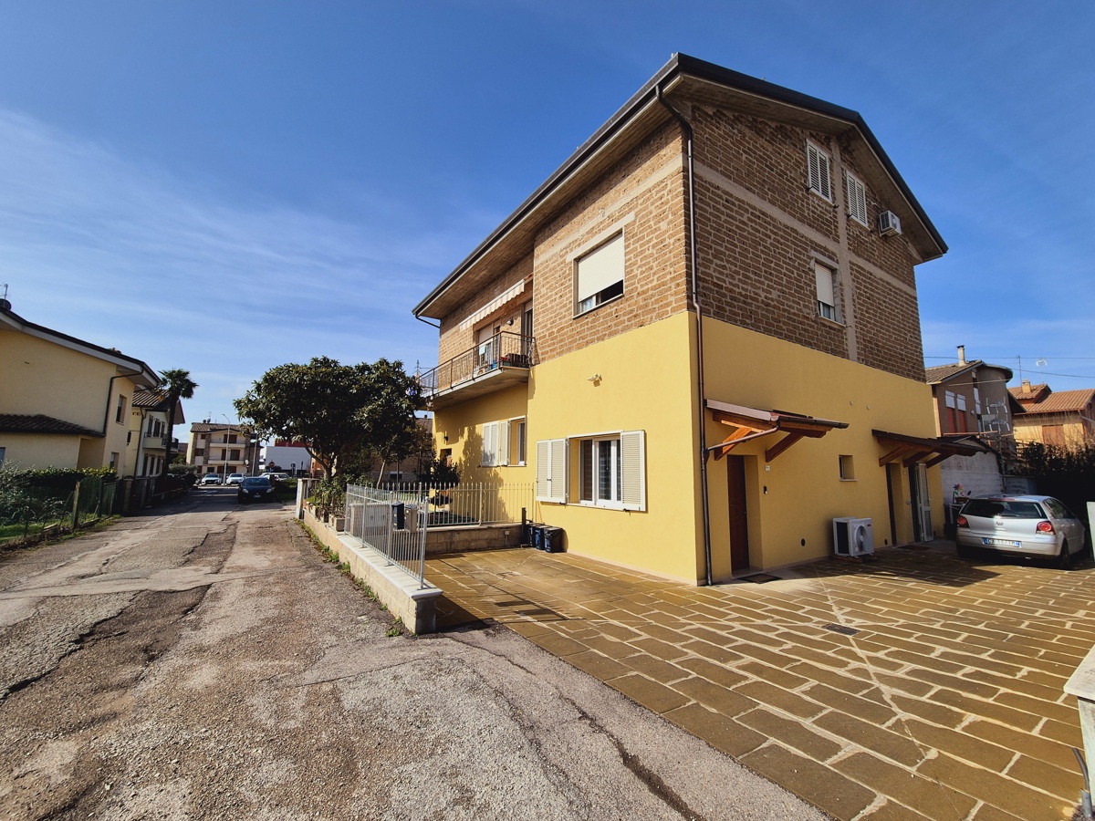 Foto 7 di 27 - Appartamento in vendita a Assisi