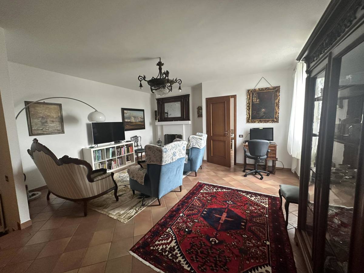 Foto 15 di 30 - Villa in vendita a Casteggio