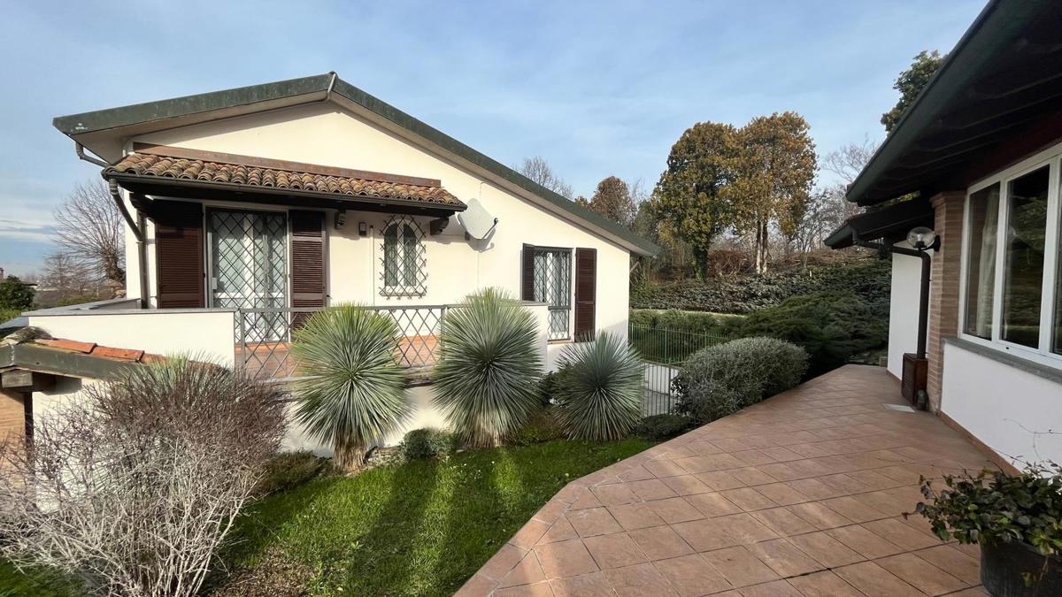 Foto 3 di 30 - Villa in vendita a Casteggio
