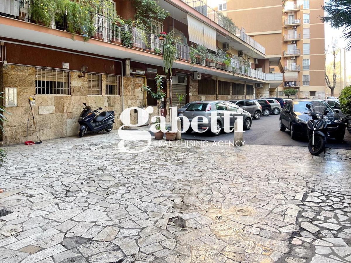 Foto 2 di 27 - Appartamento in vendita a Roma