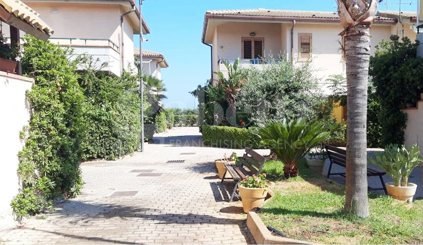 Foto 21 di 24 - Villa a schiera in vendita a Campofelice di Roccella
