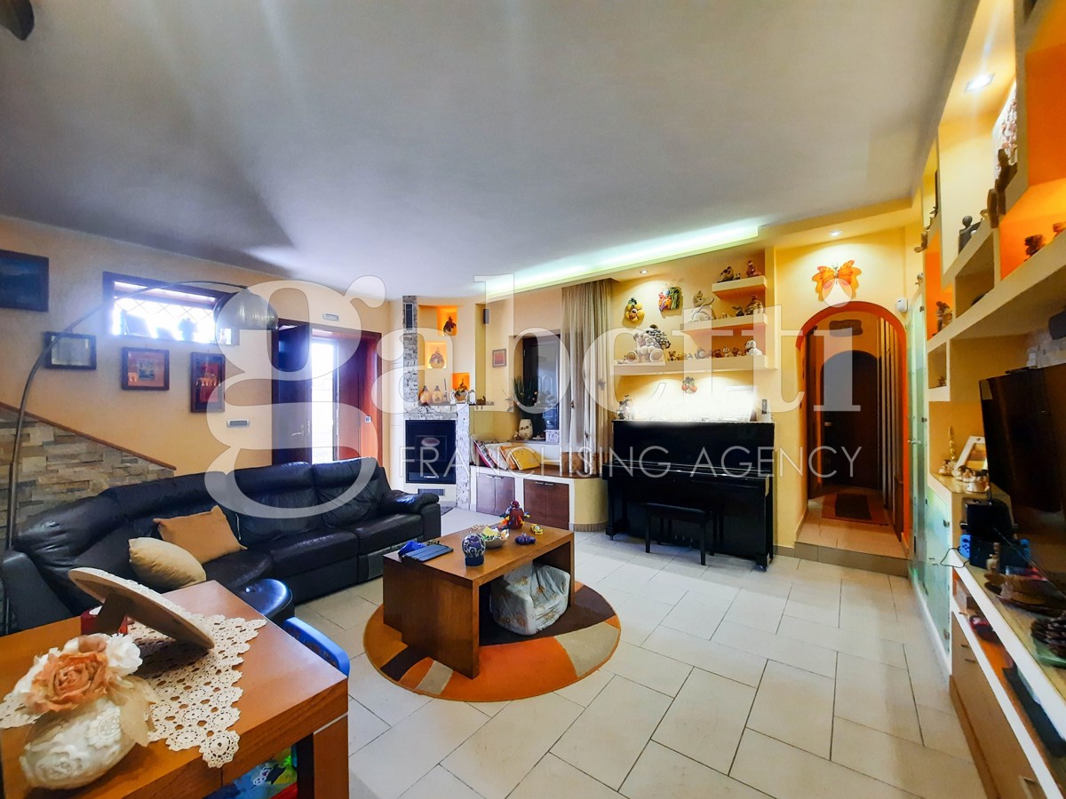 Foto 9 di 25 - Villa in vendita a Giugliano in Campania