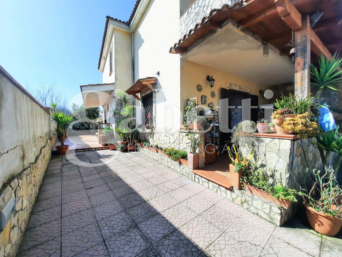 Foto 3 di 25 - Villa in vendita a Giugliano in Campania