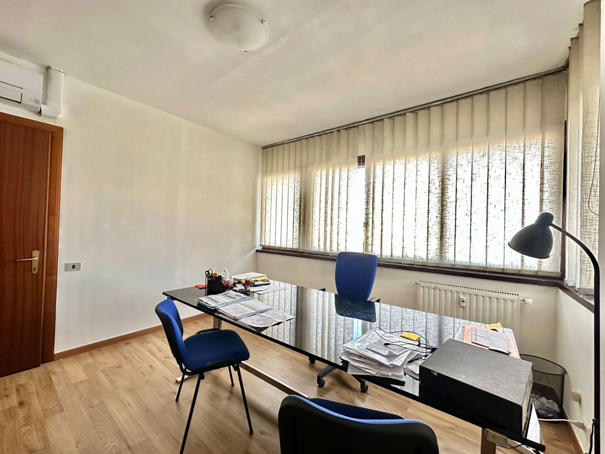 Foto 16 di 27 - Ufficio in affitto a Roma