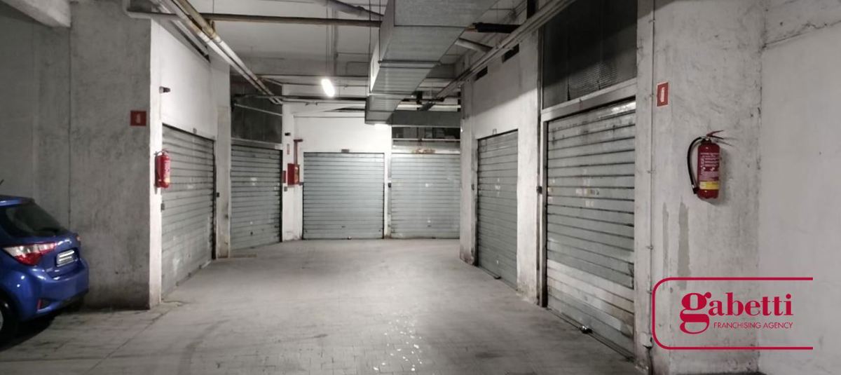Foto 12 di 18 - Garage in vendita a Roma