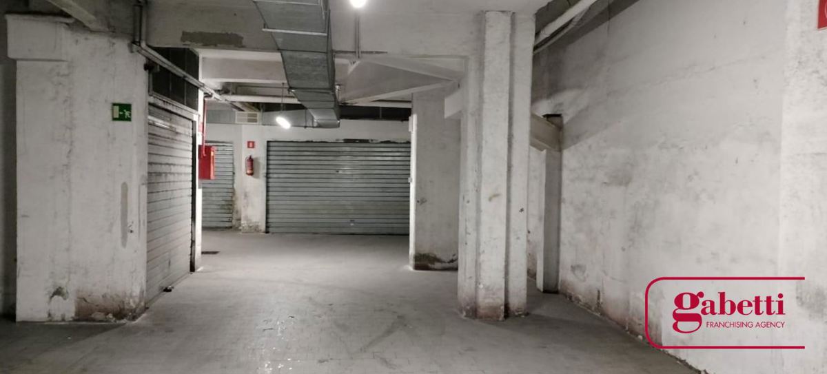 Foto 11 di 18 - Garage in vendita a Roma