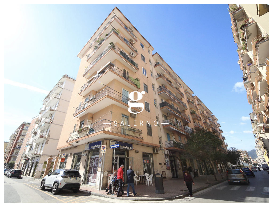 Foto 1 di 23 - Appartamento in vendita a Salerno