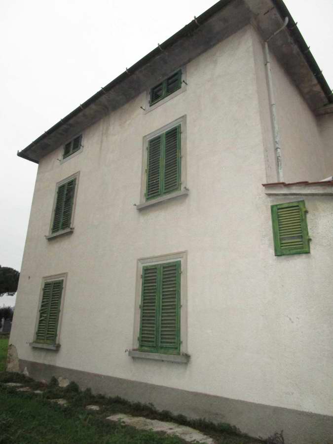 Foto 4 di 37 - Villa in vendita a Prato