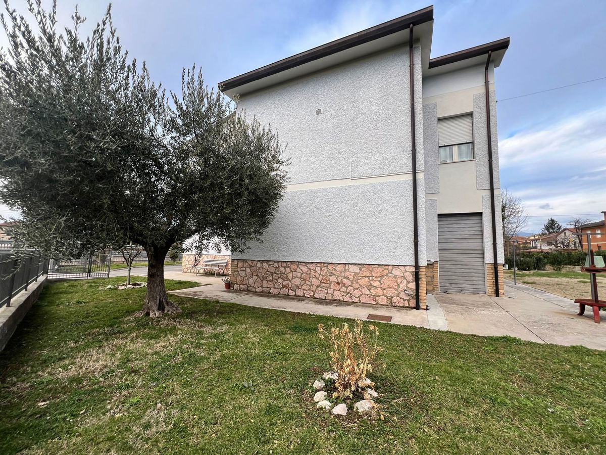 Foto 5 di 43 - Casa indipendente in vendita a Spoleto