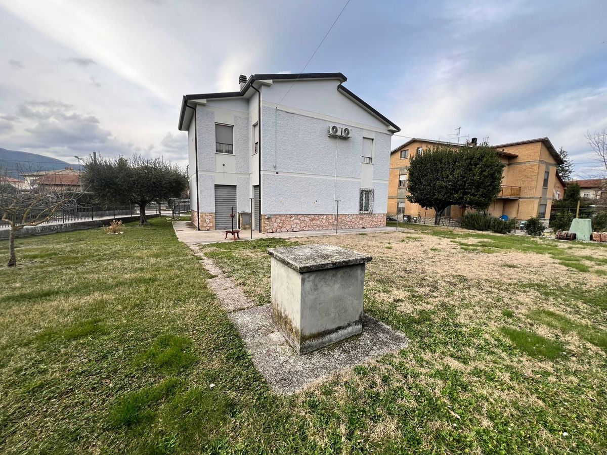 Foto 6 di 43 - Casa indipendente in vendita a Spoleto