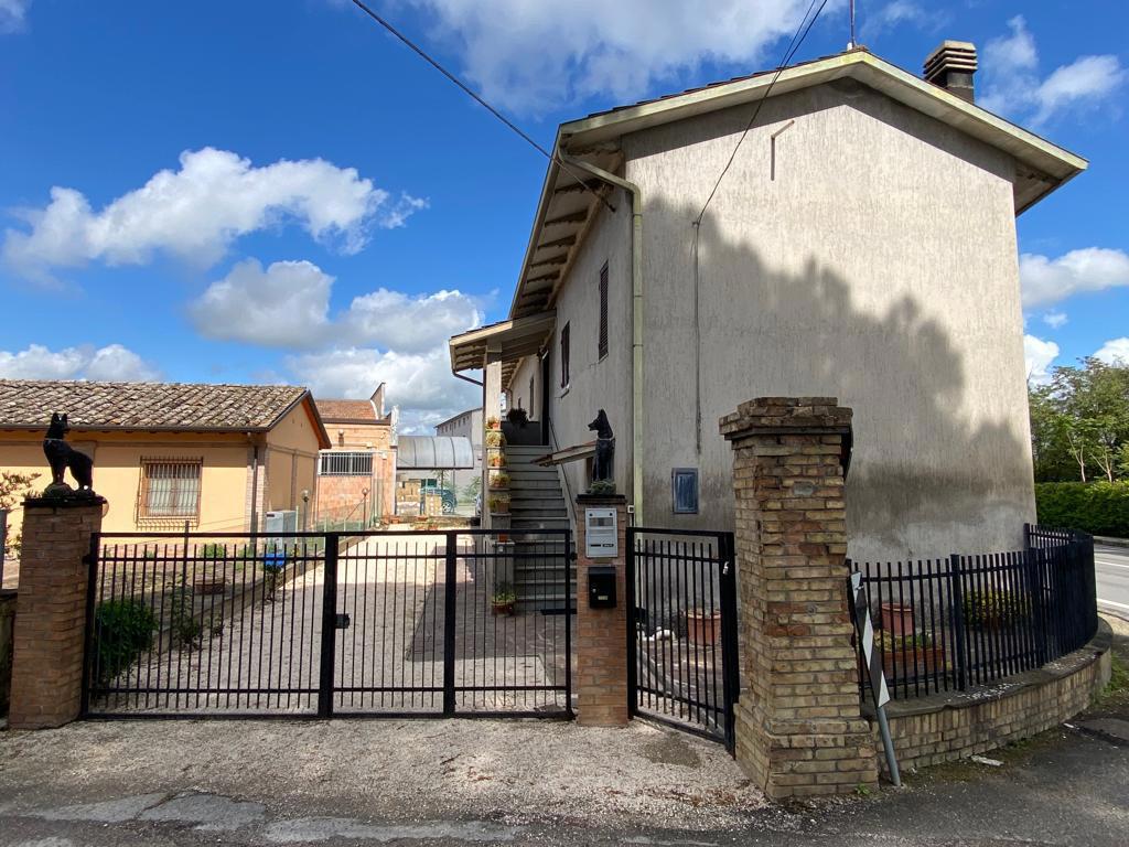 Foto 13 di 23 - Casa indipendente in vendita a Assisi