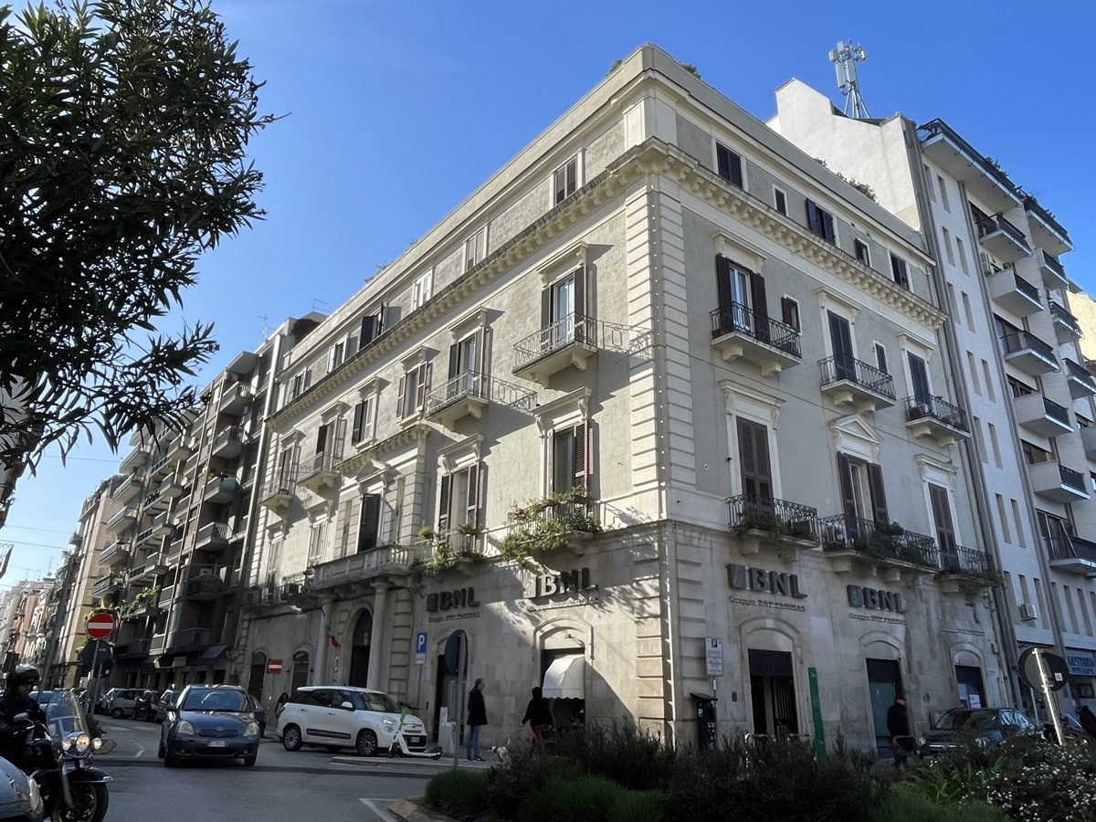 Foto 31 di 34 - Appartamento in vendita a Bari