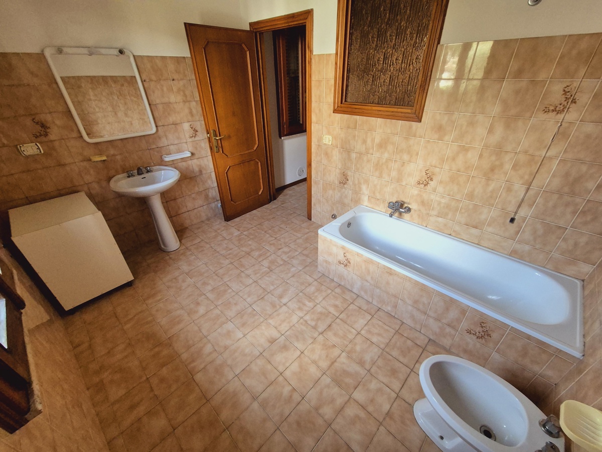Foto 13 di 13 - Appartamento in vendita a Assisi