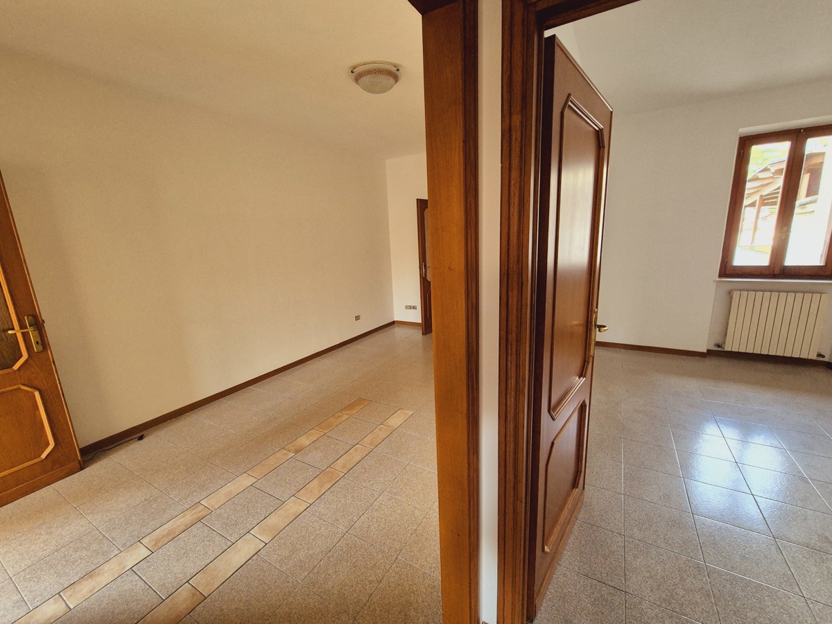Foto 11 di 13 - Appartamento in vendita a Assisi