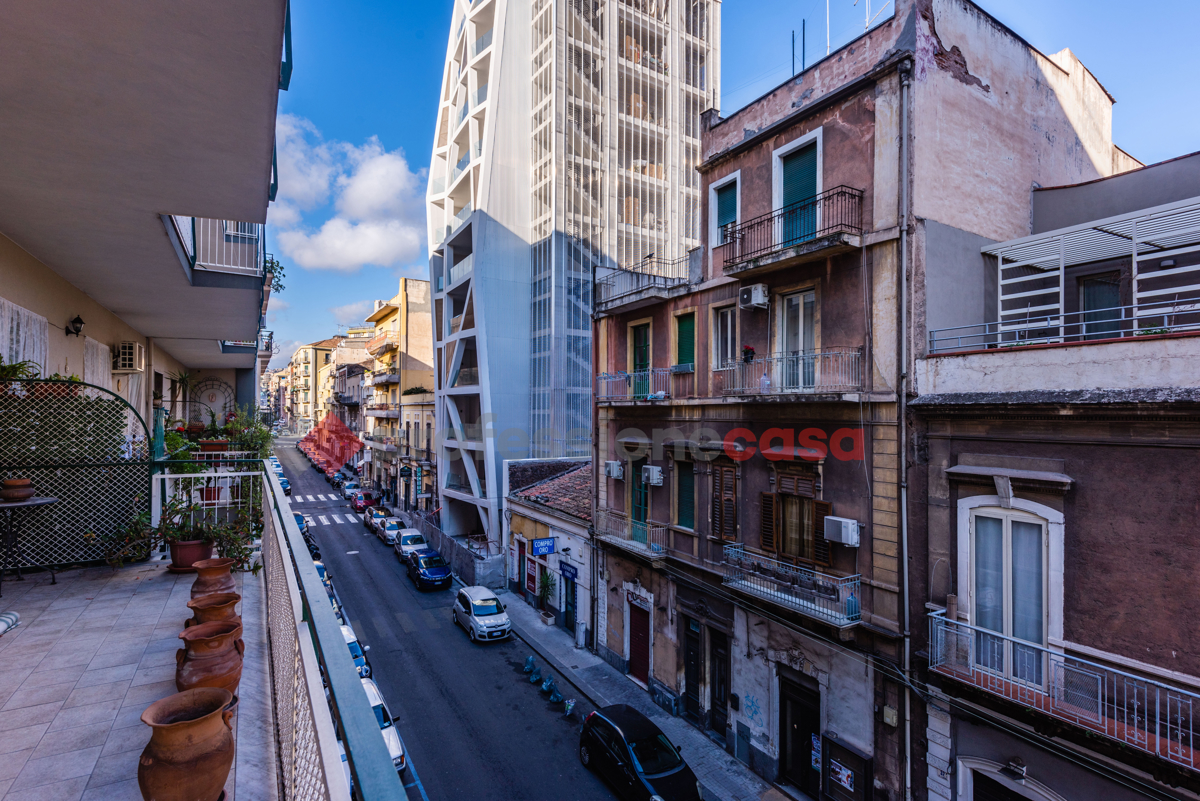 Foto 3 di 27 - Appartamento in vendita a Catania