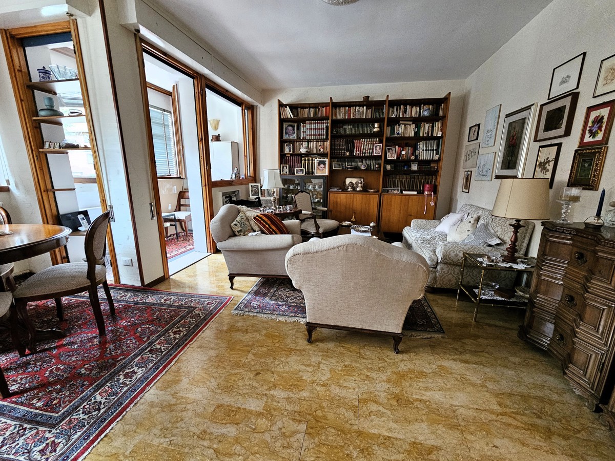 Foto 1 di 17 - Appartamento in vendita a Bologna