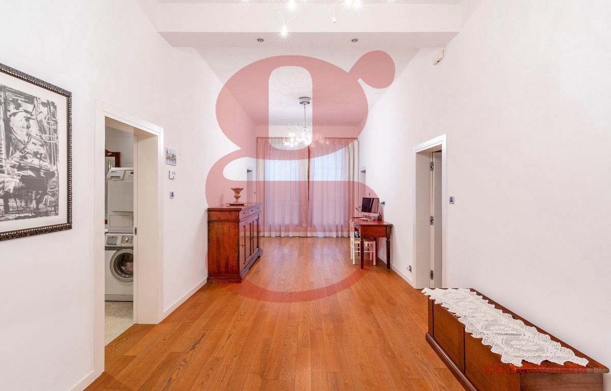 Foto 1 di 10 - Appartamento in vendita a Venezia