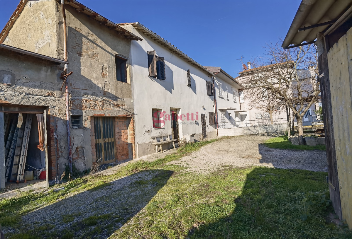 Foto 13 di 23 - Casa indipendente in vendita a Empoli