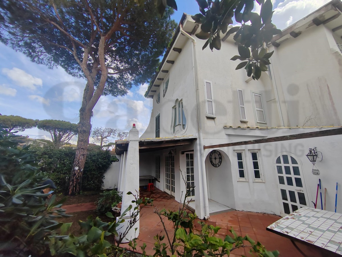 Foto 25 di 27 - Villa in vendita a Fiumicino