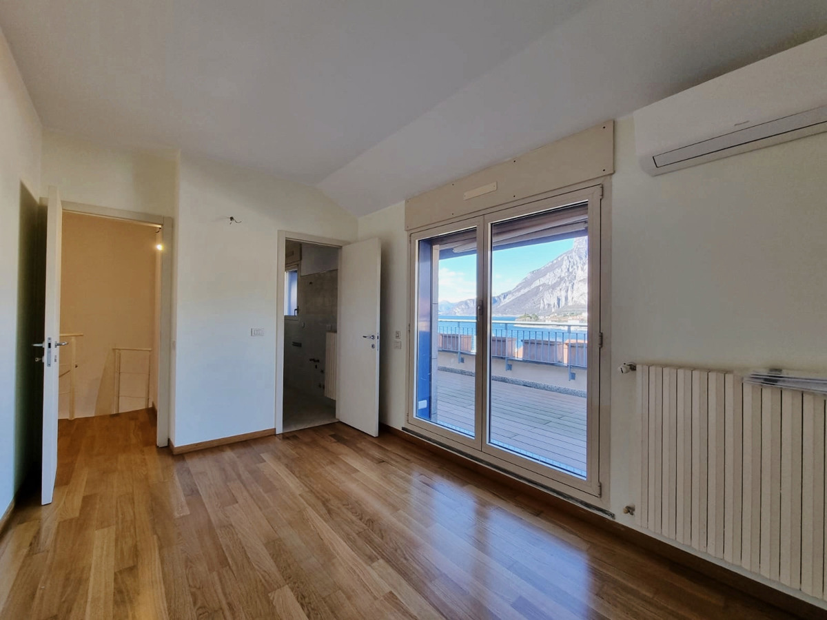 Foto 10 di 20 - Appartamento in vendita a Lecco