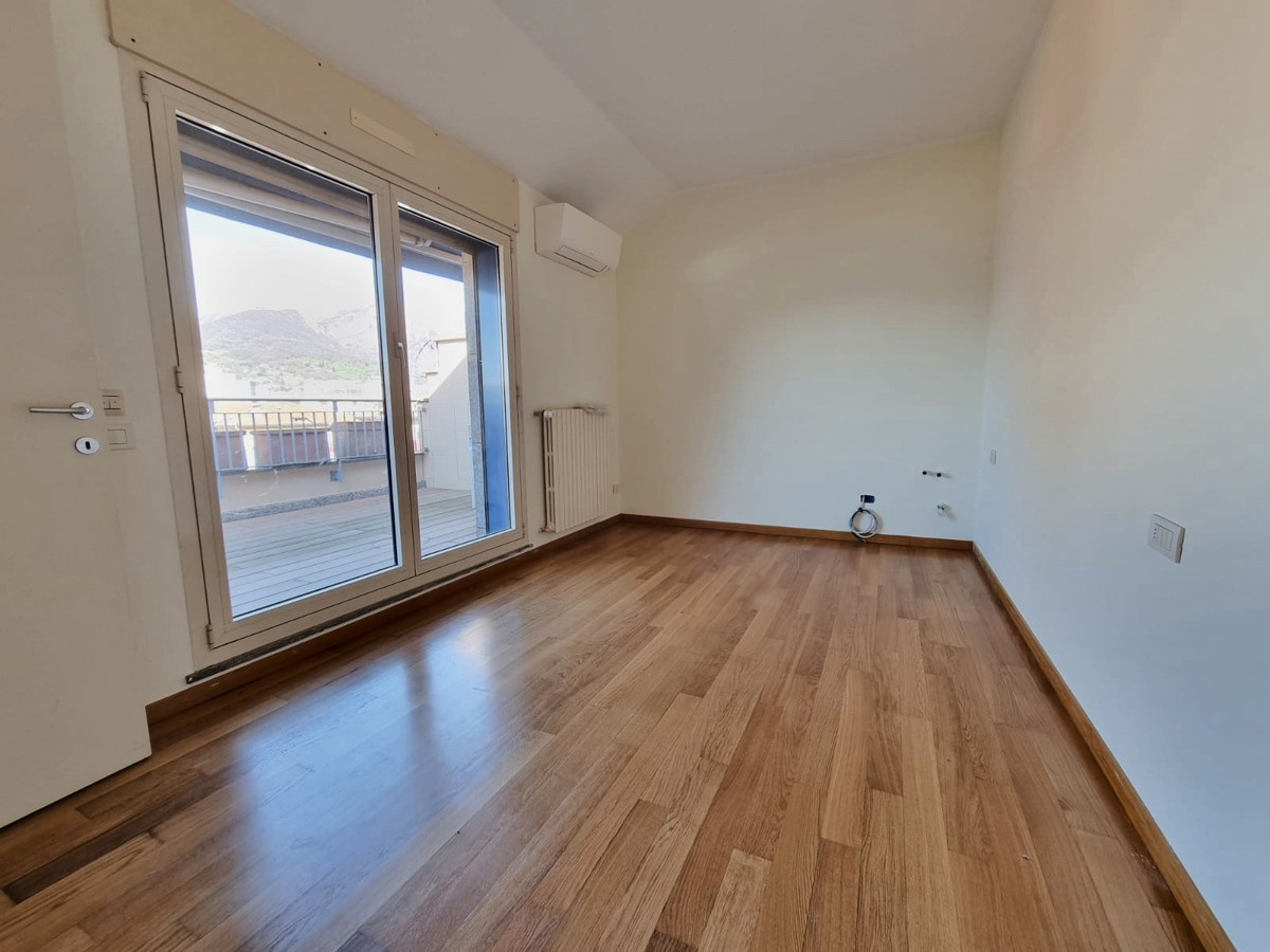 Foto 7 di 20 - Appartamento in vendita a Lecco