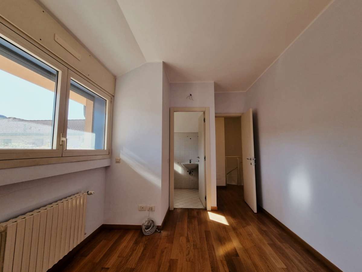 Foto 6 di 20 - Appartamento in vendita a Lecco