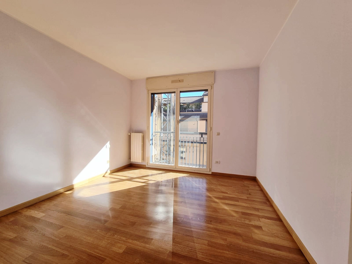 Foto 9 di 20 - Appartamento in vendita a Lecco