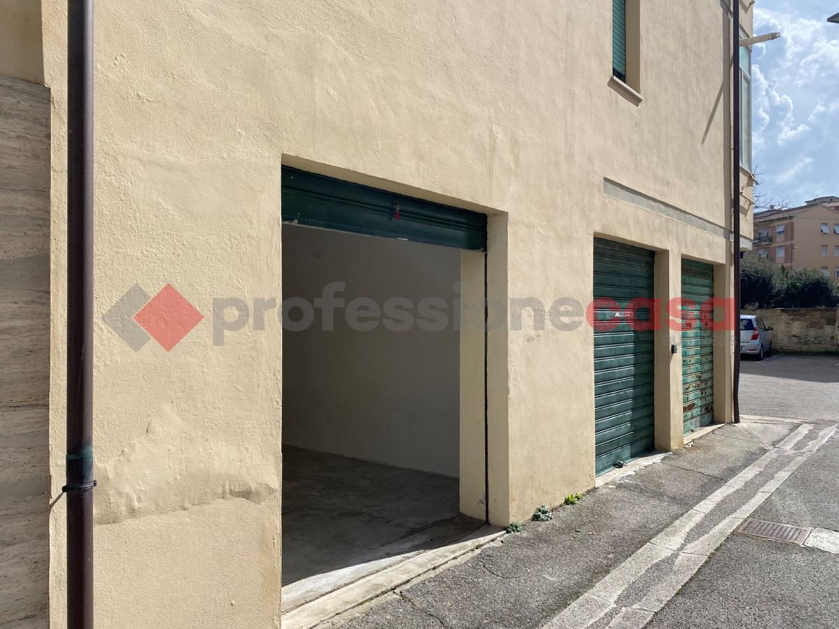 Garage/Box/Posto auto in affitto a Livorno (LI)