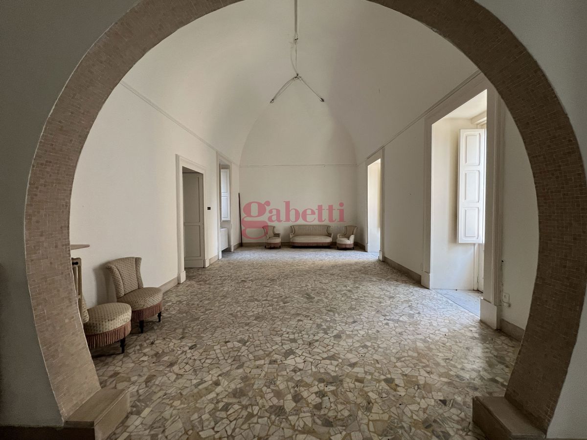 Foto 12 di 42 - Palazzo o stabile in vendita a Lecce