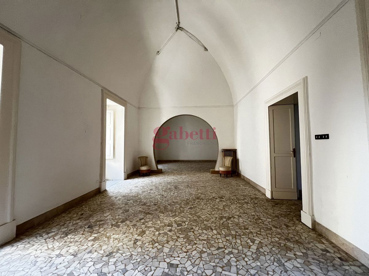 Palazzo o stabile in vendita a Lecce