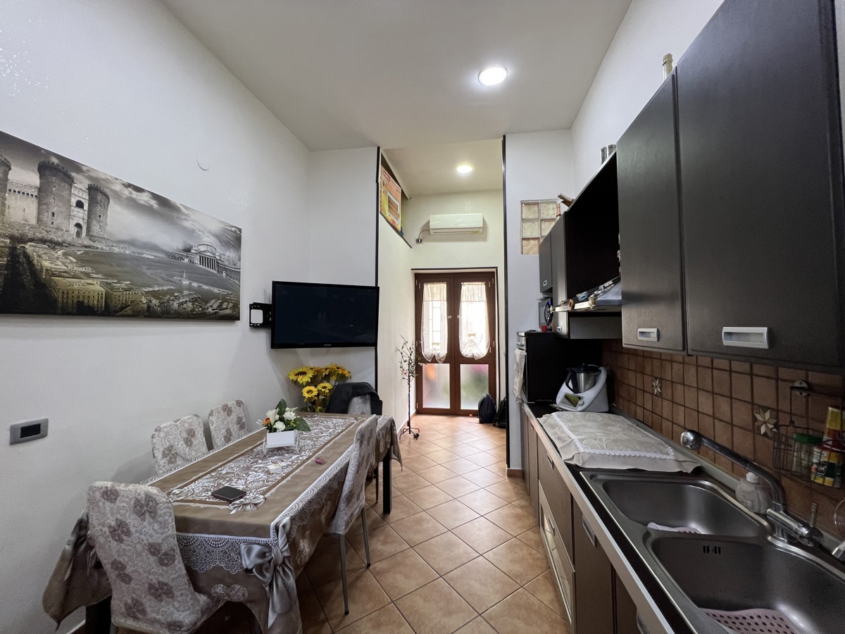 Foto 2 di 17 - Appartamento in vendita a Napoli