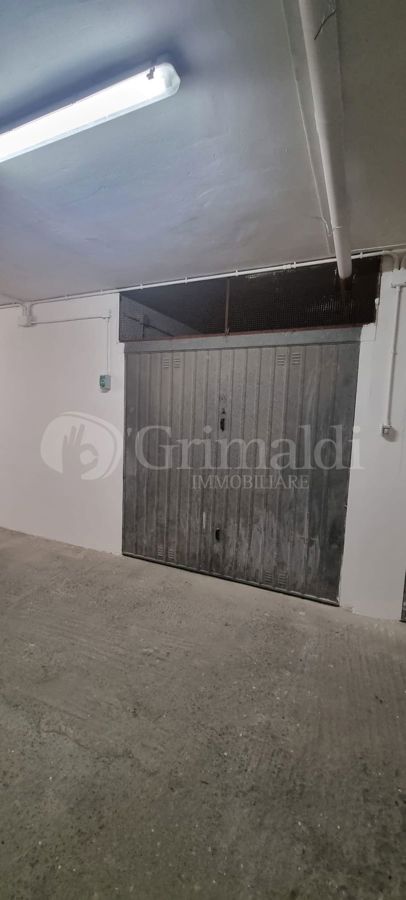 Foto 2 di 4 - Garage in vendita a Gallipoli