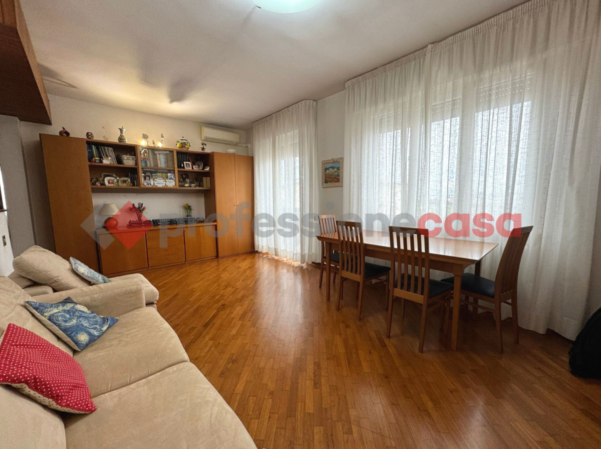 Foto 3 di 26 - Appartamento in vendita a Livorno