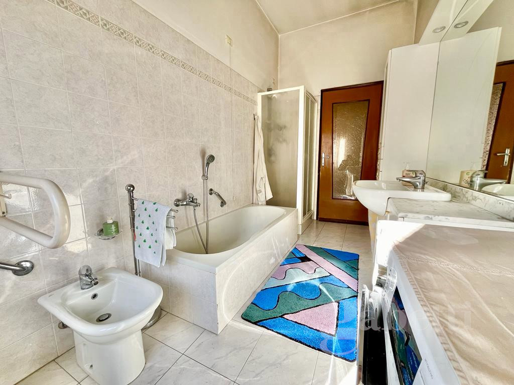 Foto 3 di 23 - Villa in vendita a Cassano Magnago